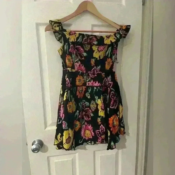 Urban Outfitters NWOT Aubrey floral off shoulder mini dress size medium - Picture 3 of 11